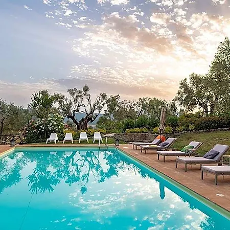 A Luxury Country On The Board Of Umbria And Tuscany With Air Condition
