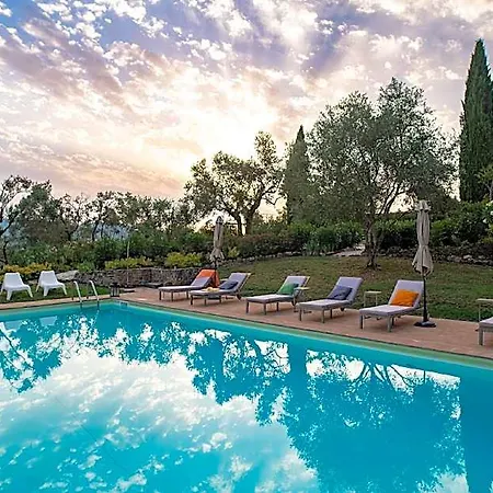 Hotel A Luxury Country On The Board Of Umbria And Tuscany With Air Condition