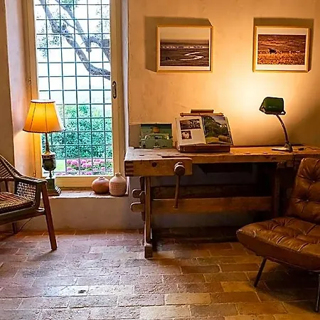 A Luxury Country On The Board Of Umbria And Tuscany With Air Condition Hotel 2*